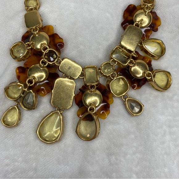 J. Crew Tortoise Shell Acrylic Rhinestone Flower Statement Necklace - Picture 16 of 16